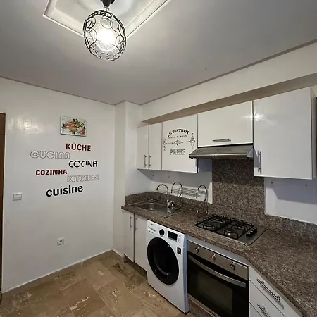 Appartement A Tanger Centre 5 Min De La Gare Tgv Et Malabata En Voiture Pour Famille,For Family,Interdit Couples Araabic Non Marie,Forbidden Unmarried Araabic Couples Buitenkant foto