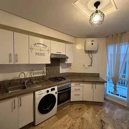 Appartement A Tanger Centre 5 Min De La Gare Tgv Et Malabata En Voiture Pour Famille,For Family,Interdit Couples Araabic Non Marie,Forbidden Unmarried Araabic Couples Buitenkant foto
